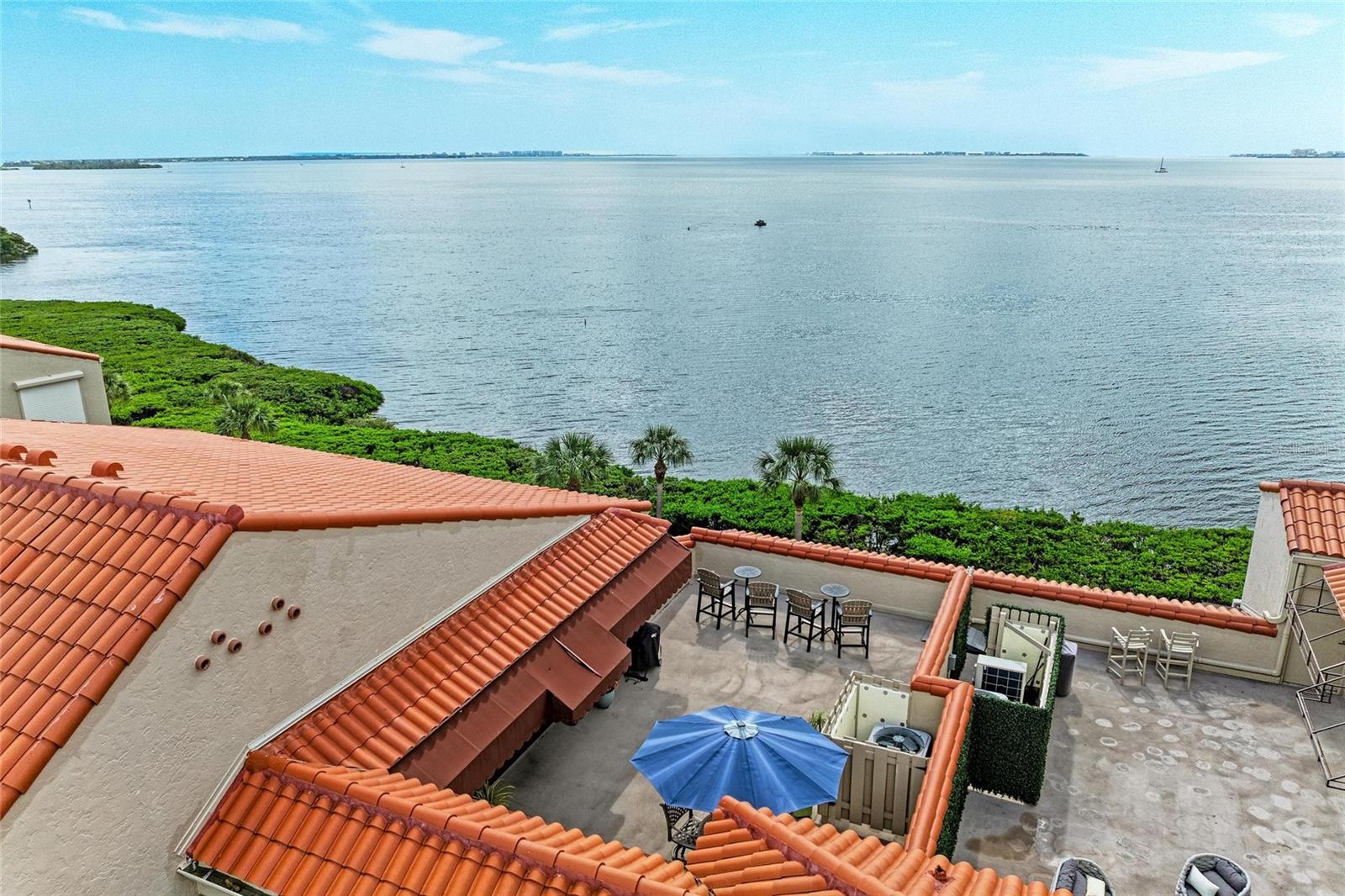CONQUISTADOR BAY CLUB - Residential