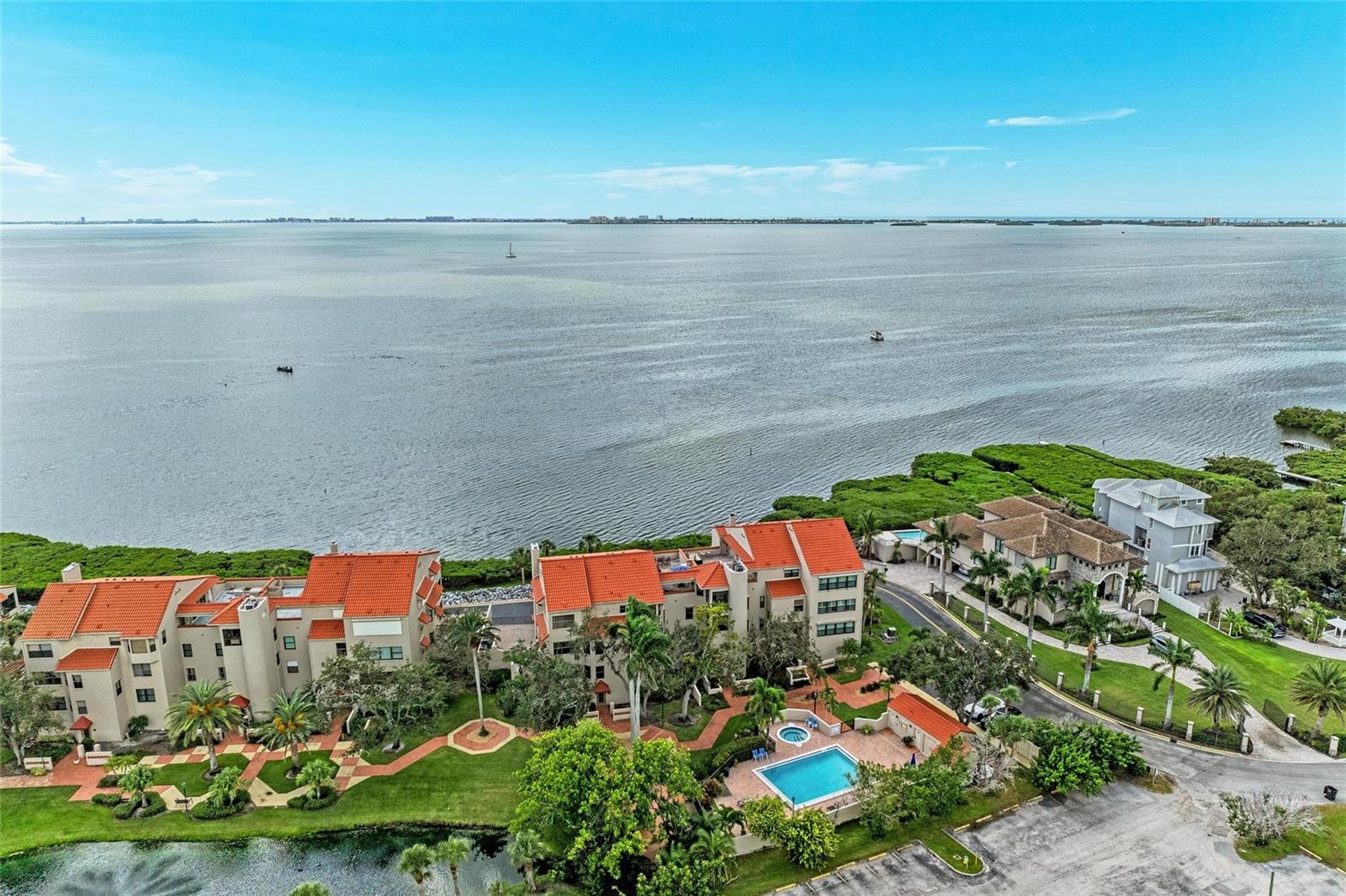 CONQUISTADOR BAY CLUB - Residential