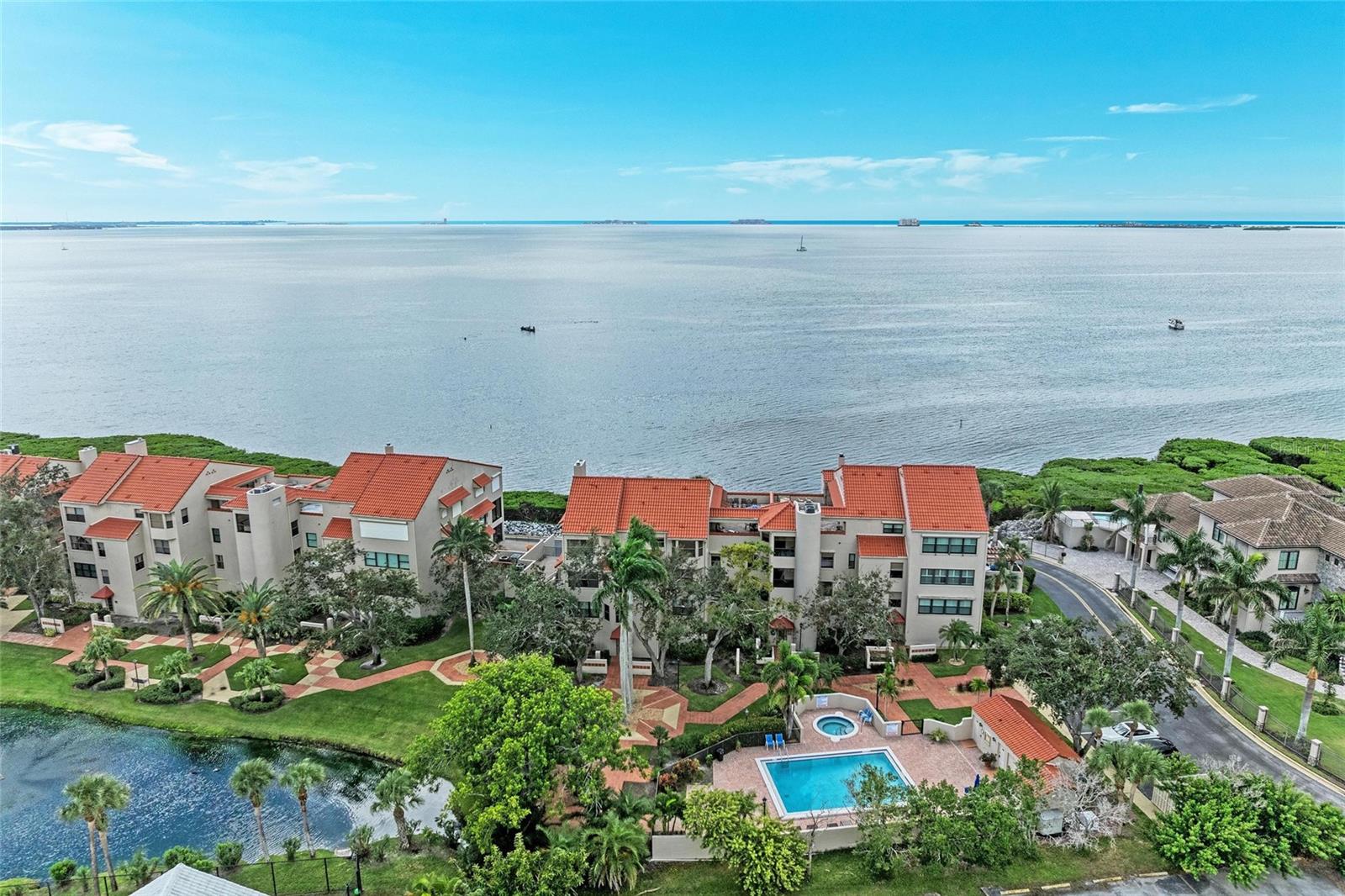 CONQUISTADOR BAY CLUB - Residential