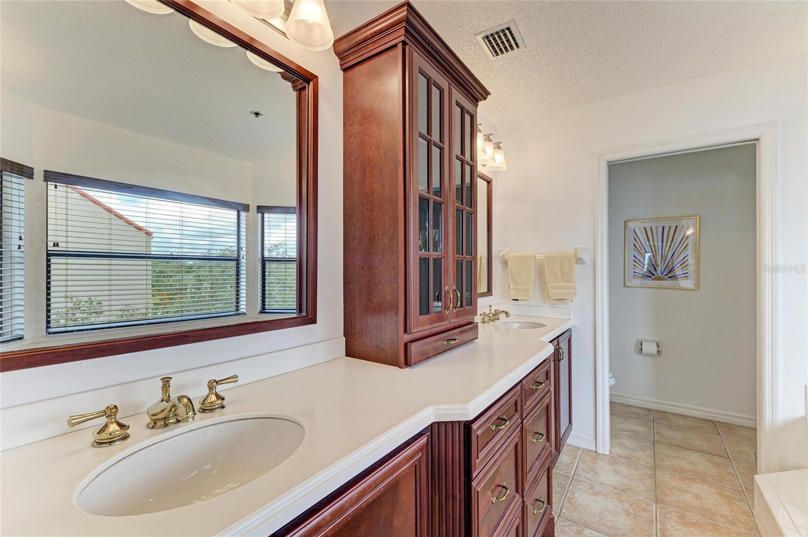 CONQUISTADOR BAY CLUB - Residential