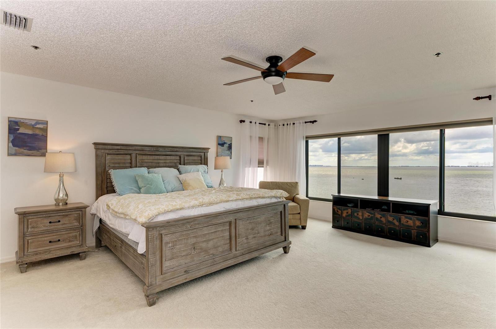 CONQUISTADOR BAY CLUB - Residential