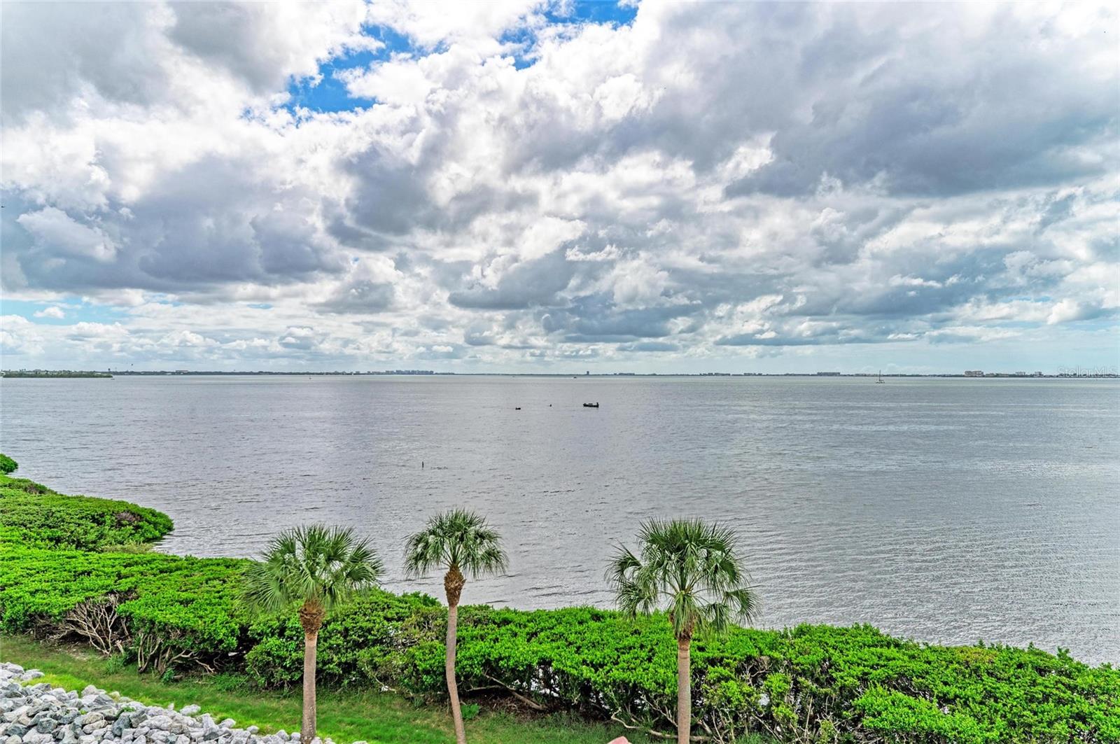 CONQUISTADOR BAY CLUB - Residential