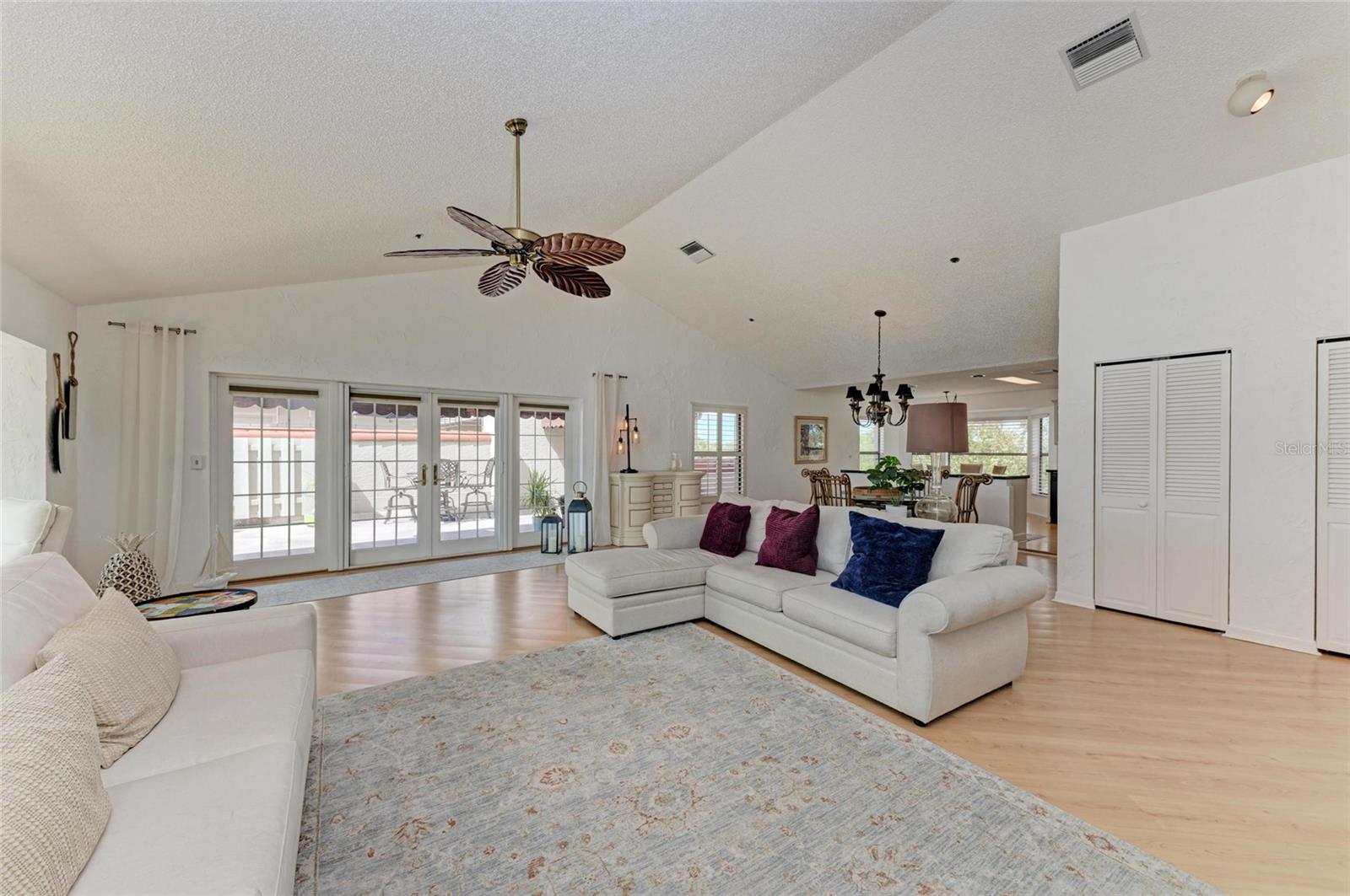 CONQUISTADOR BAY CLUB - Residential