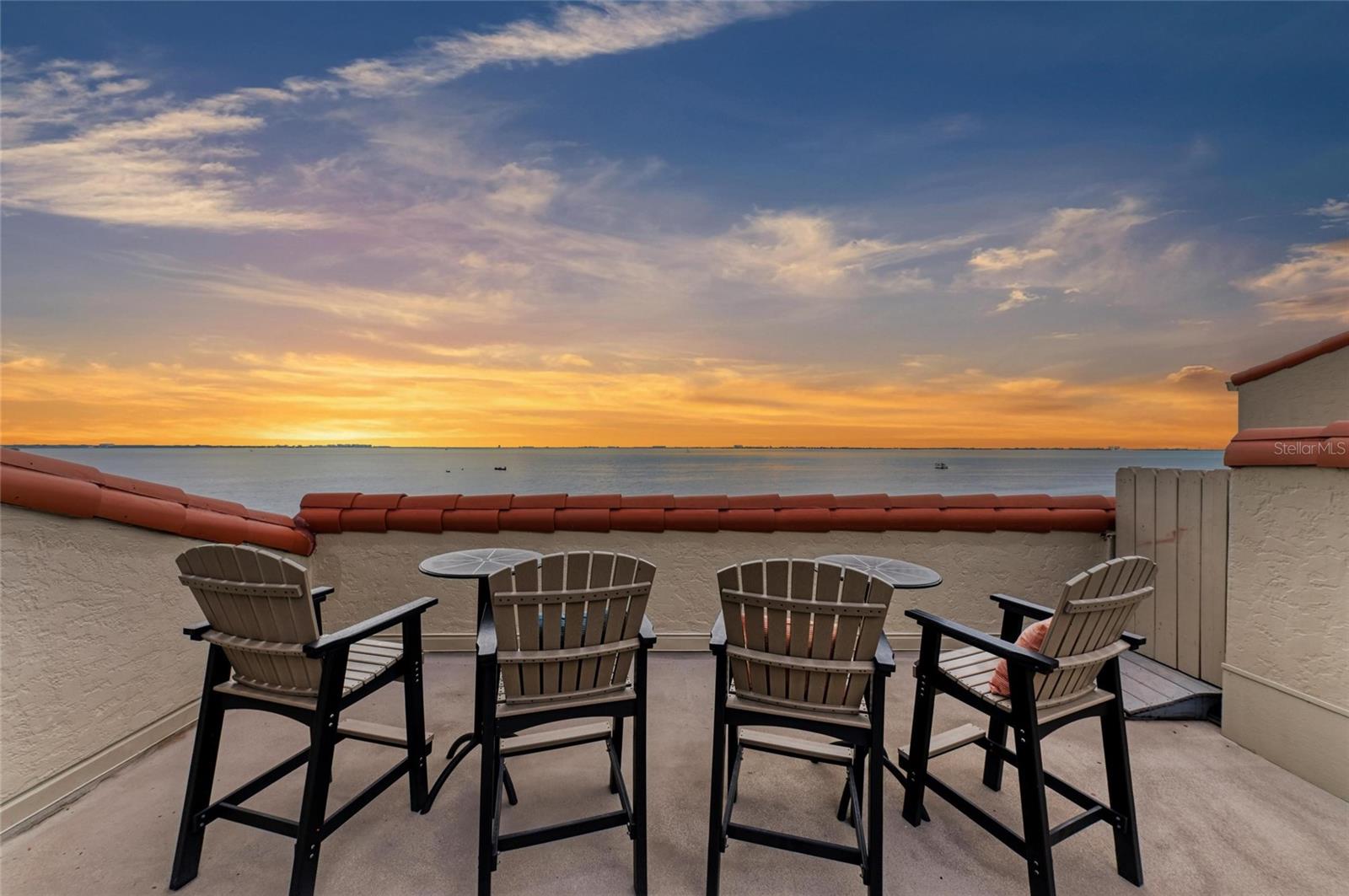 CONQUISTADOR BAY CLUB - Residential