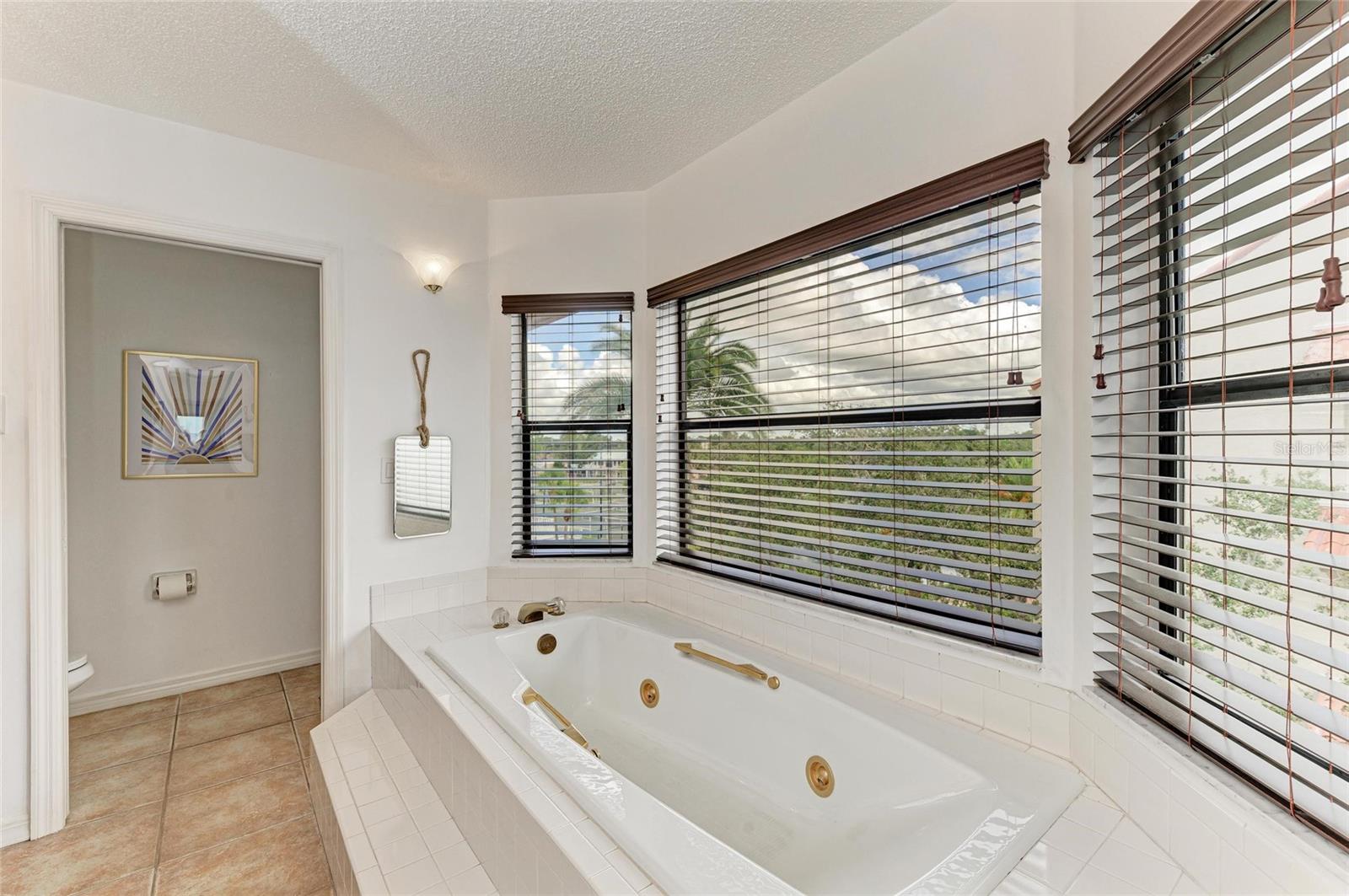 CONQUISTADOR BAY CLUB - Residential