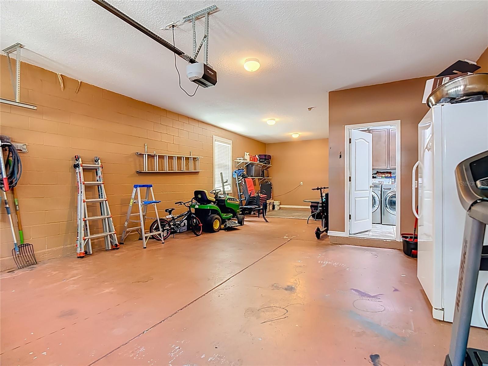 ESTATES AUBURNDALE PH 02 - Residential