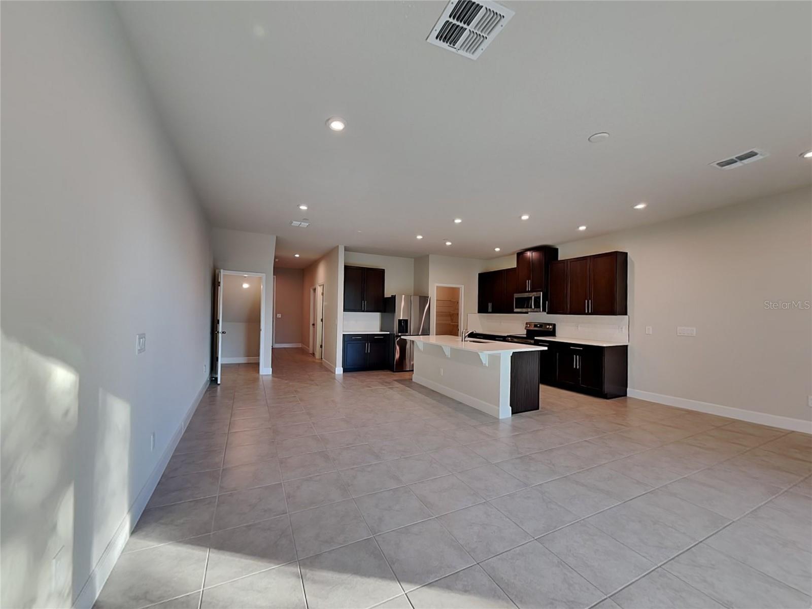 1942 HOLDEN RIDGE LANE
