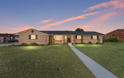 A home in FRUITLAND PARK