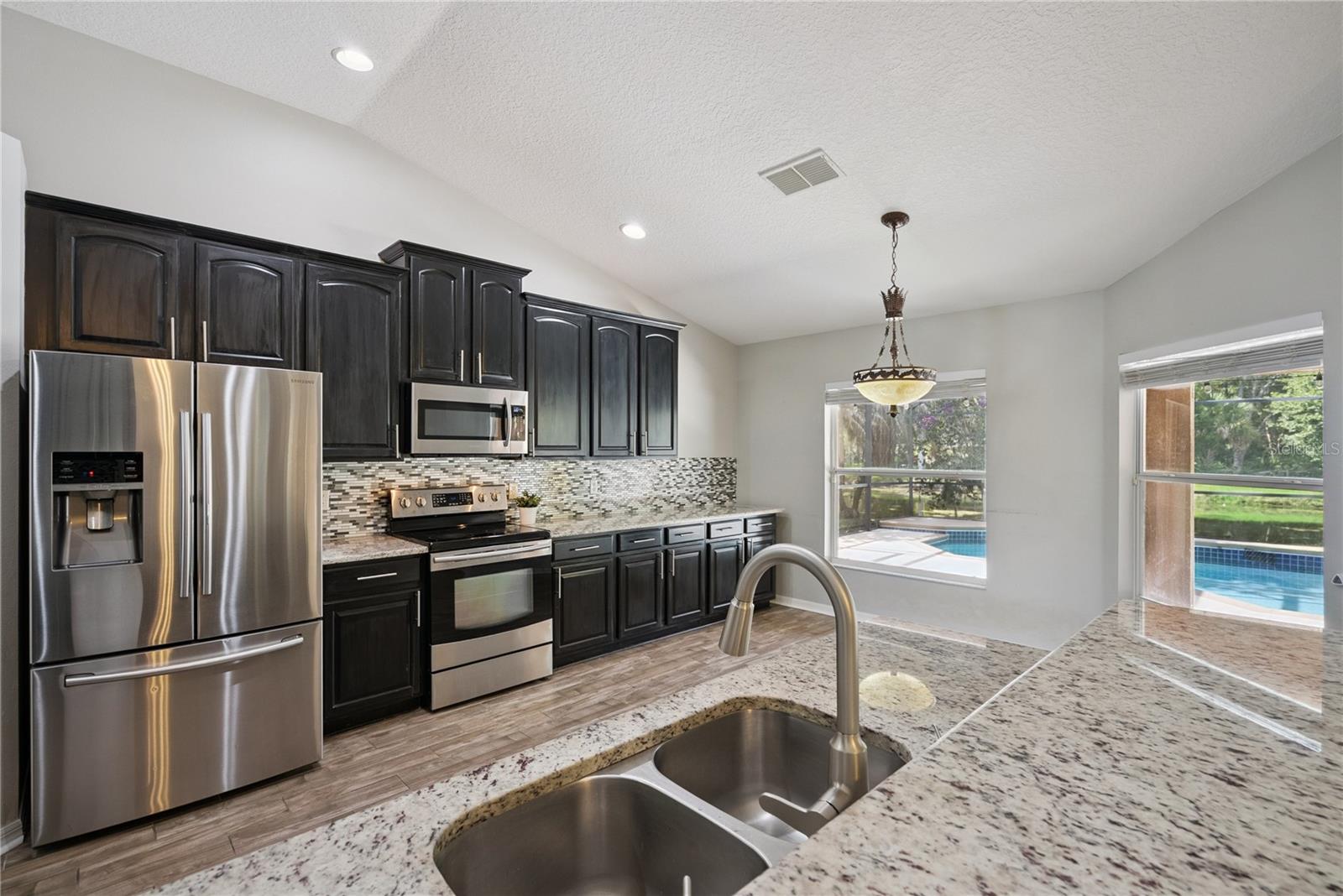 5703 AUTUMN CHASE CIRCLE