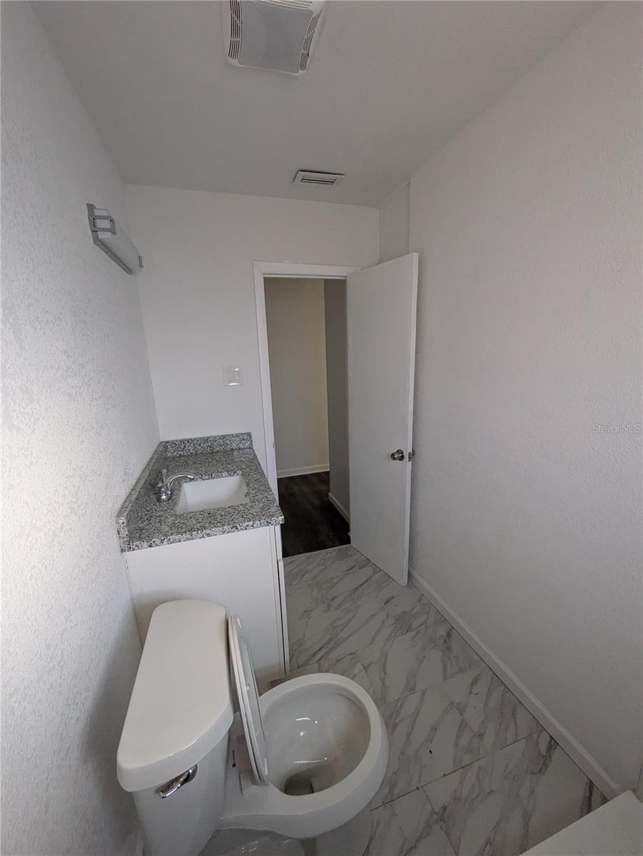 TILSEN MANOR BLKS 2 3 4 5 6 8 - Residential
