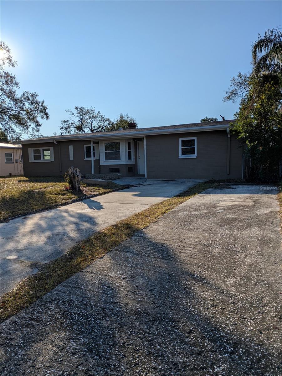TILSEN MANOR BLKS 2 3 4 5 6 8 - Residential