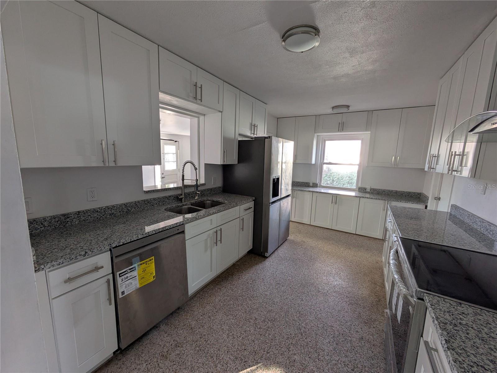 TILSEN MANOR BLKS 2 3 4 5 6 8 - Residential