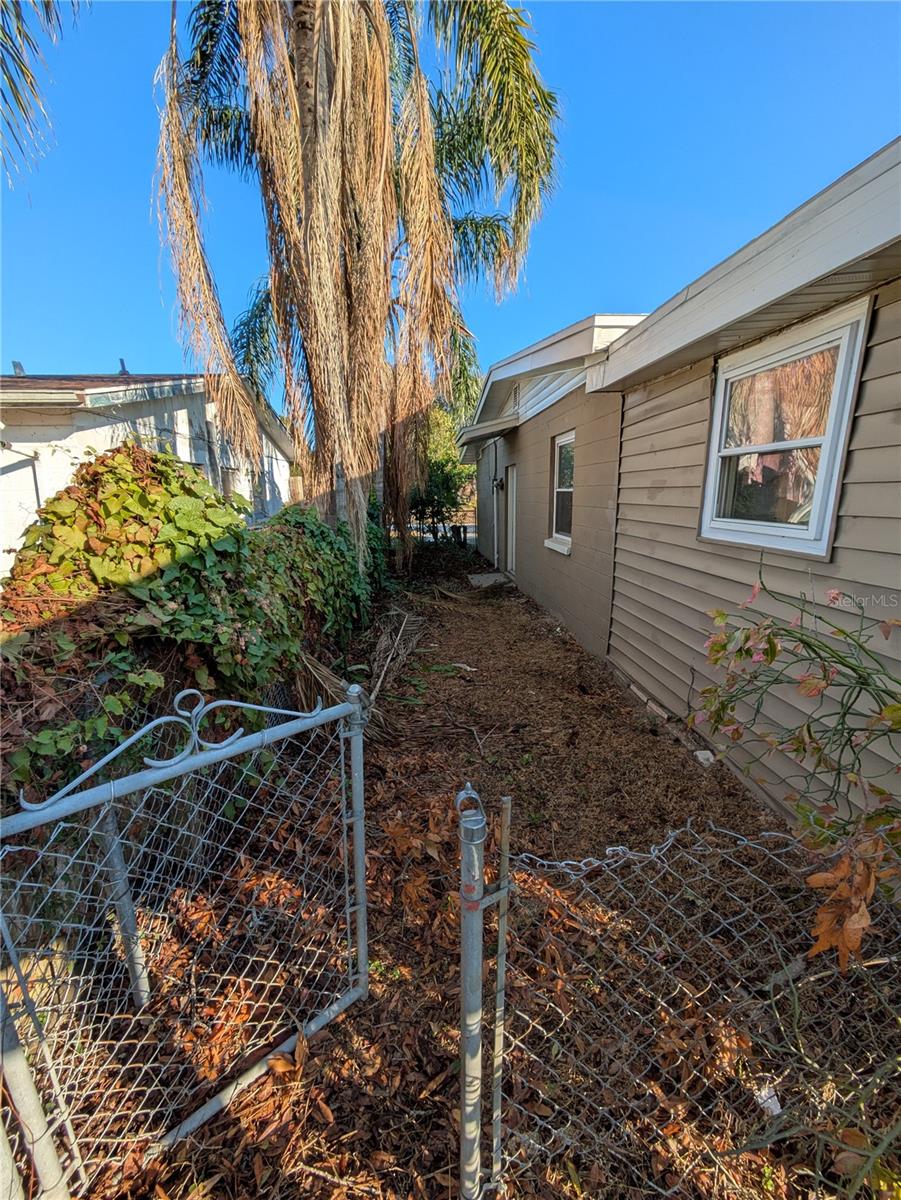 TILSEN MANOR BLKS 2 3 4 5 6 8 - Residential
