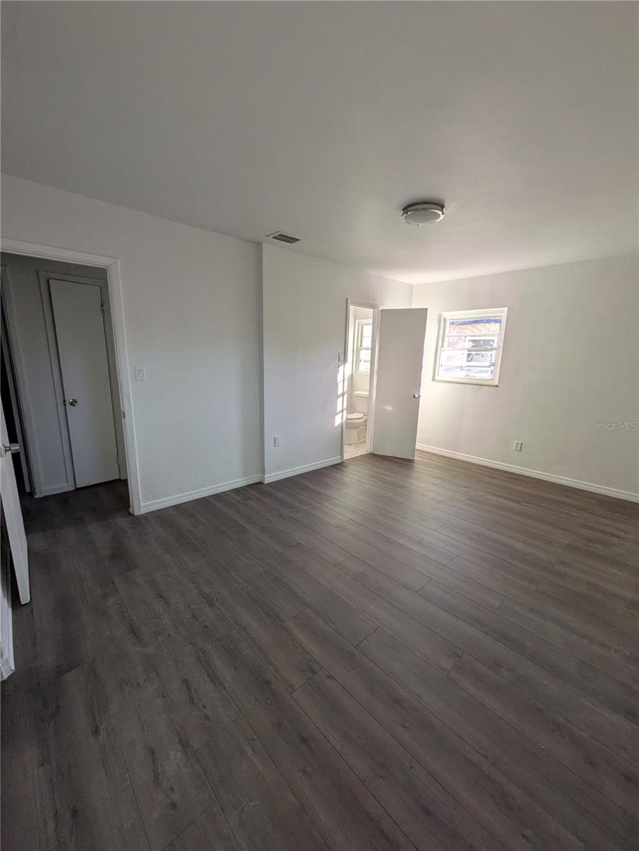 TILSEN MANOR BLKS 2 3 4 5 6 8 - Residential