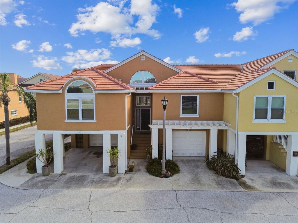 Photo of 21 Crescent Place S, St Petersburg, FL 33711 (MLS # TB8475820)