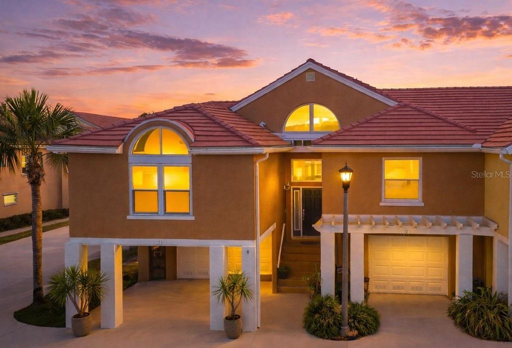 Photo of 21 Crescent Place S, St Petersburg, FL 33711 (MLS # TB8475820)