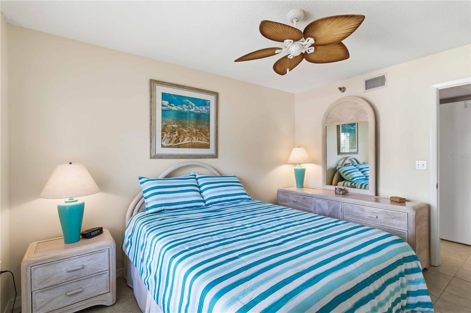 ARBORS AT PINEBROOK CONDO PH I - Residential