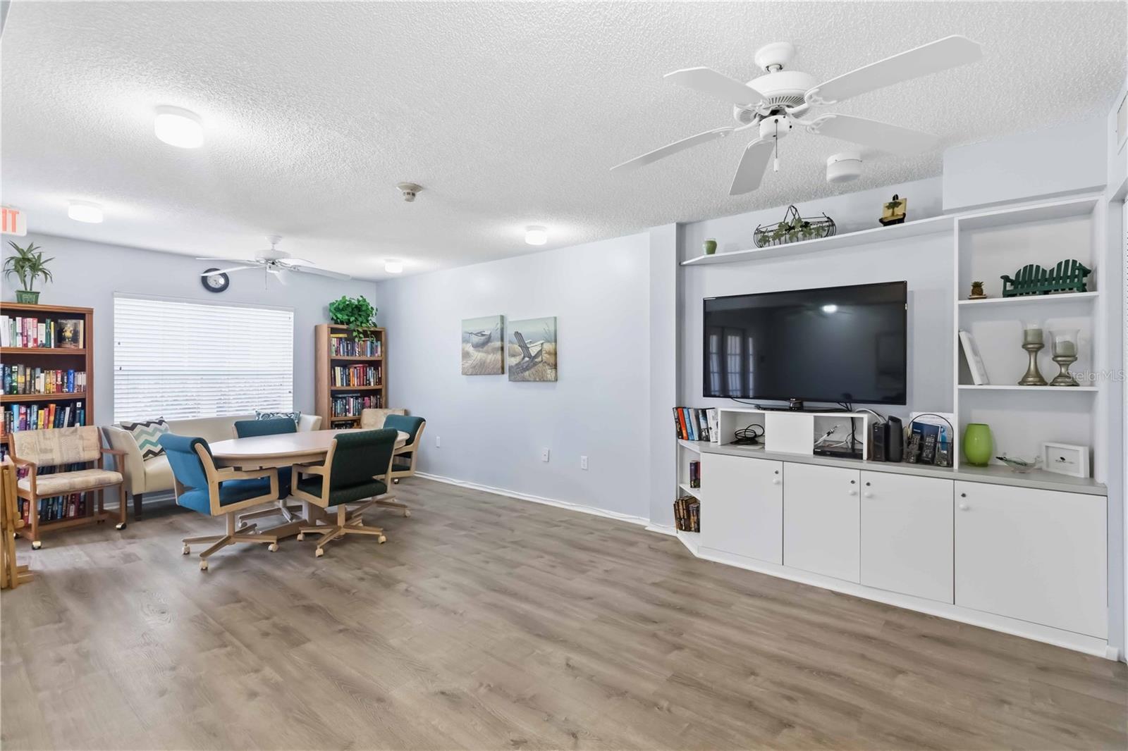 ARBORS AT PINEBROOK CONDO PH I - Residential