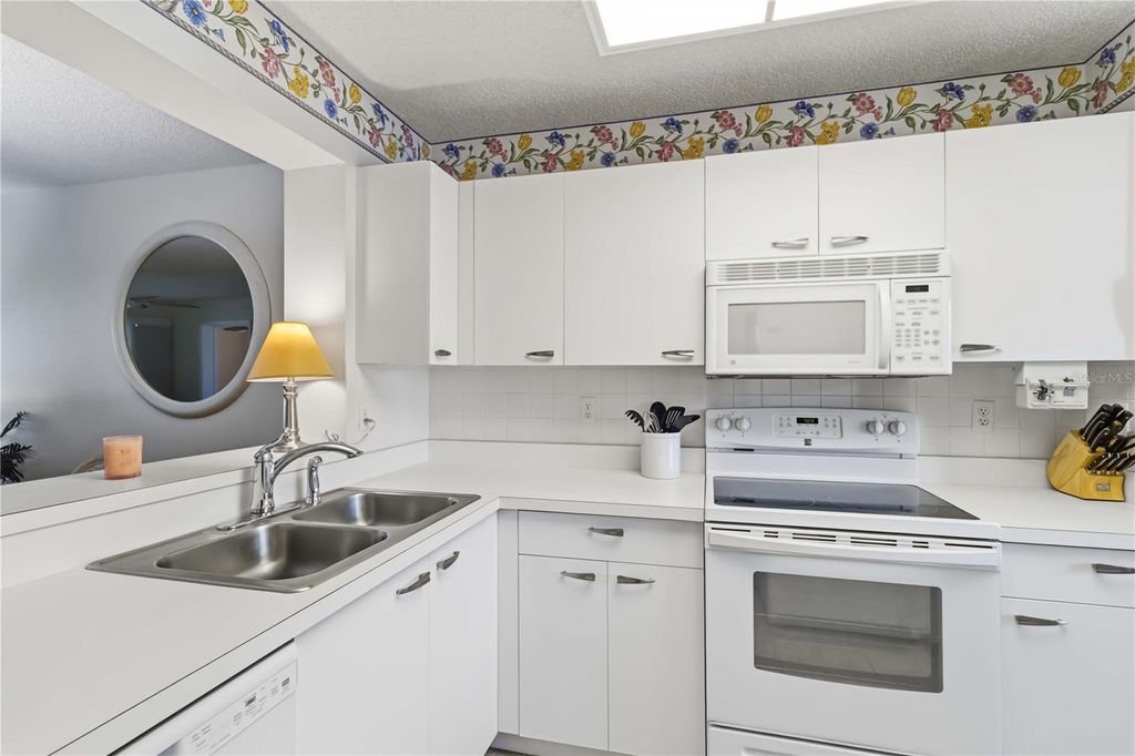 Photo of 3950 Ironwood Circle #205, Bradenton, FL 34209 (MLS # A4690276)