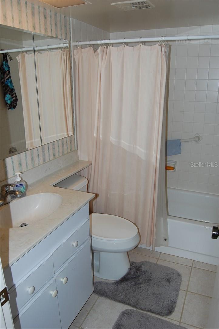 PELICAN COVE XII - Residential Lease
