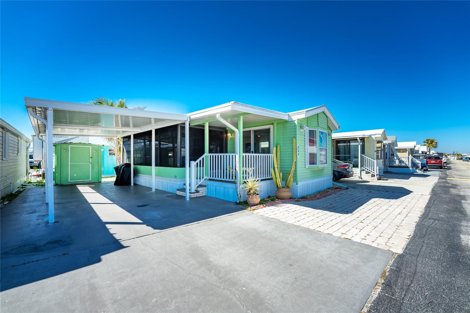 HOLIDAY TRAVEL PARK ENGLEWOOD - Residential