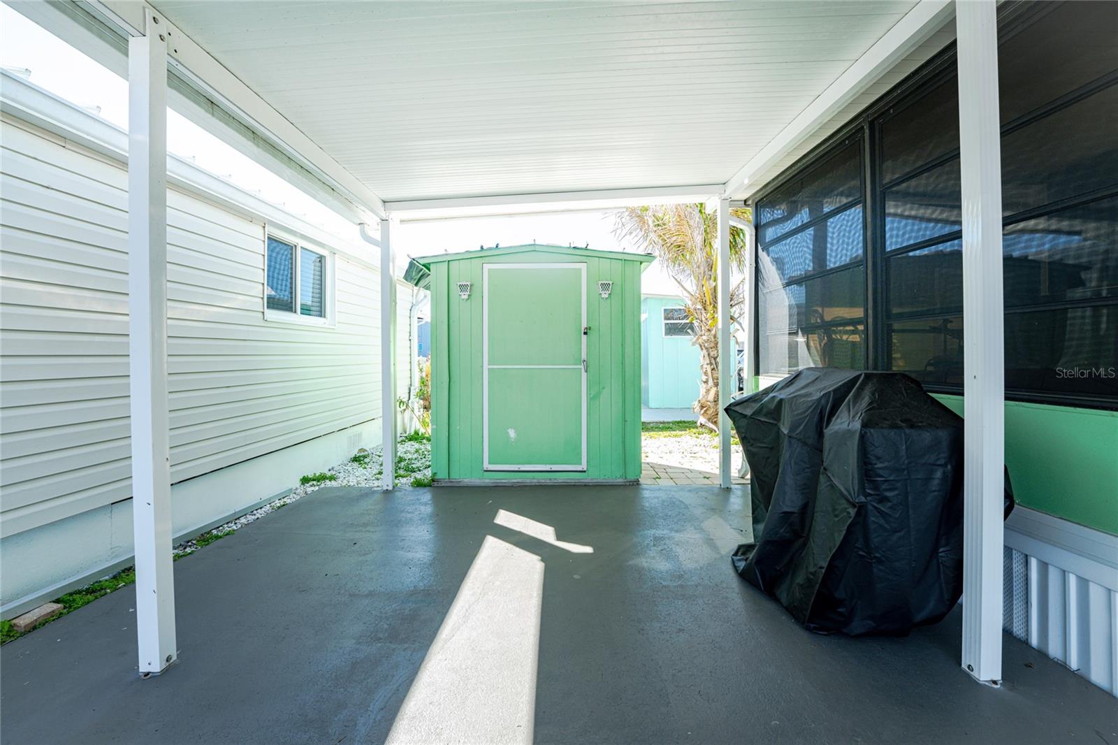 HOLIDAY TRAVEL PARK ENGLEWOOD - Residential