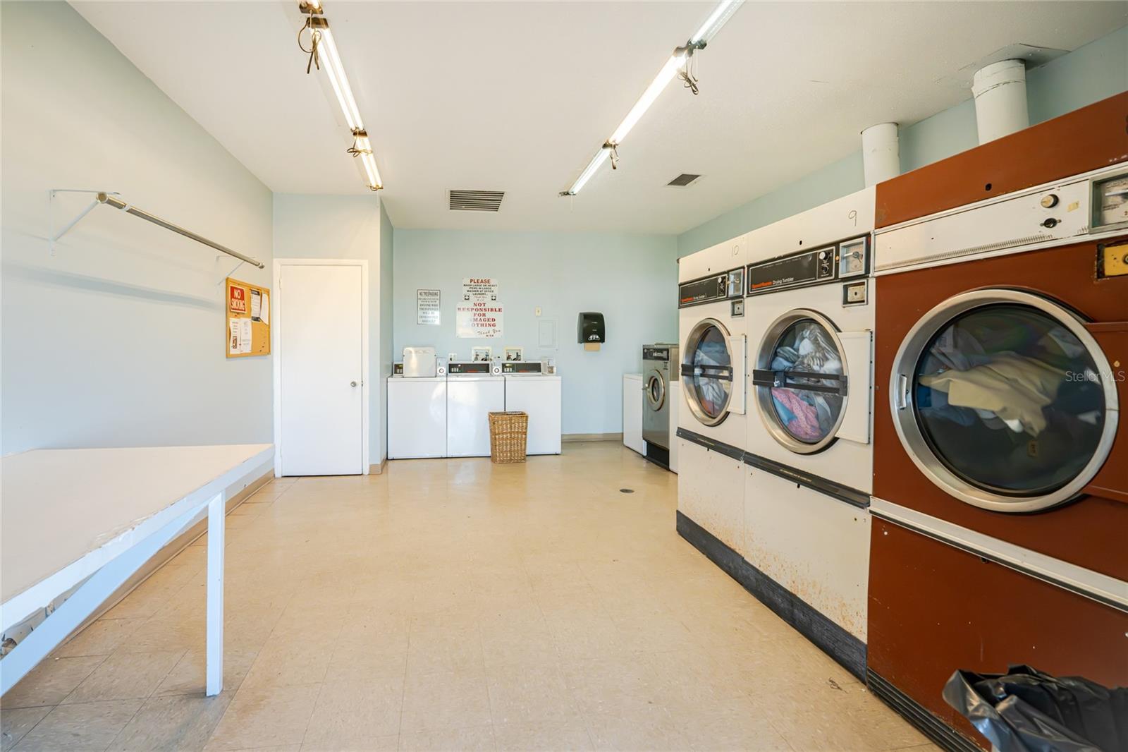 HOLIDAY TRAVEL PARK ENGLEWOOD - Residential