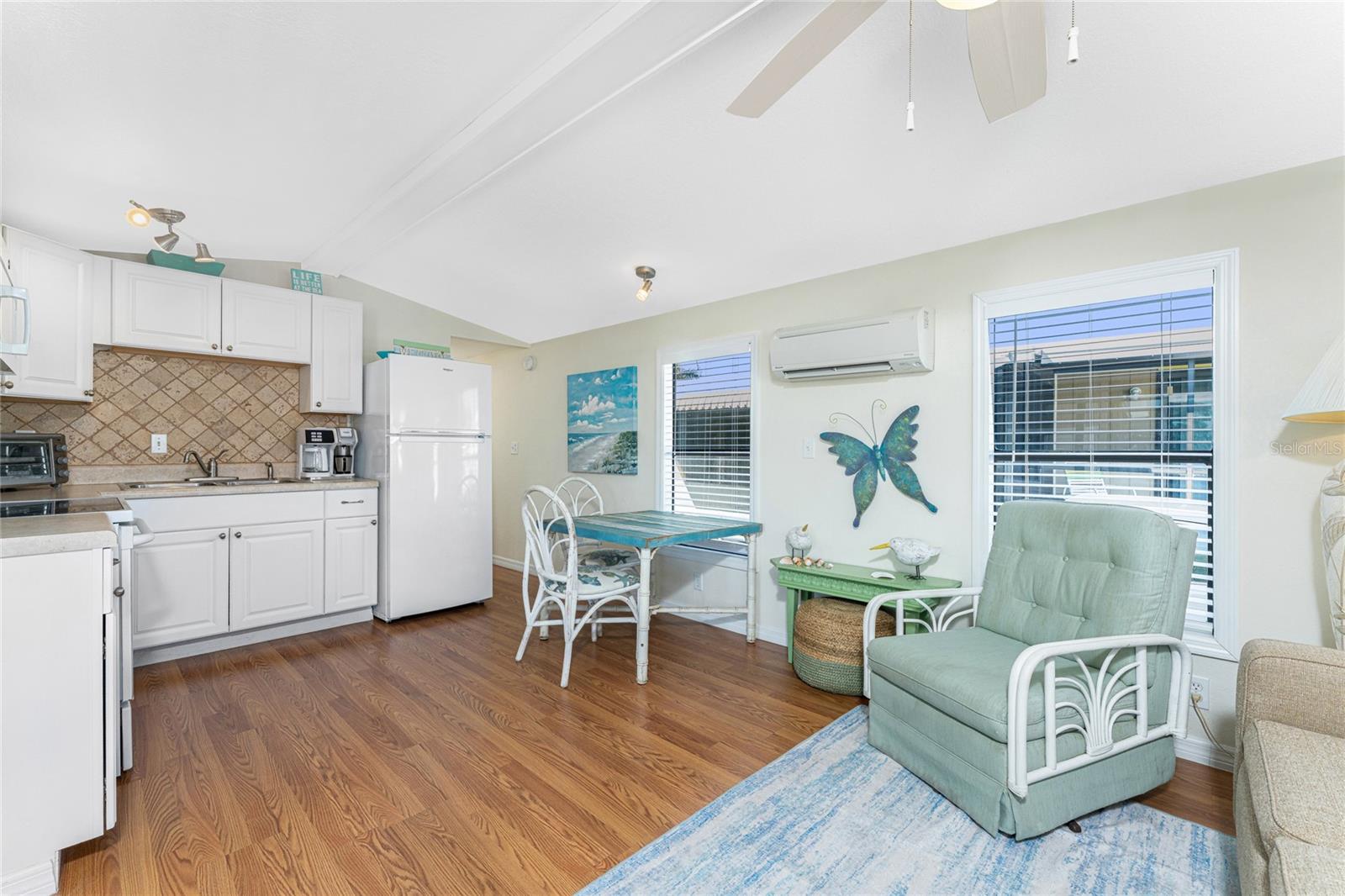 HOLIDAY TRAVEL PARK ENGLEWOOD - Residential