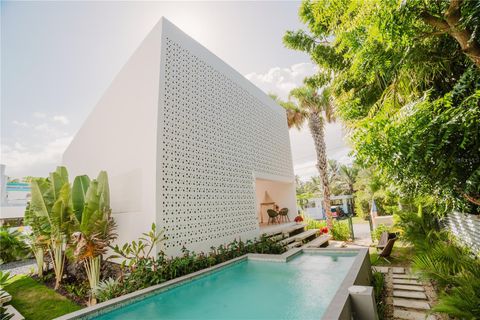 CASA BAJURA CALLE MONTE DE OCA #7 ISABELA  00662