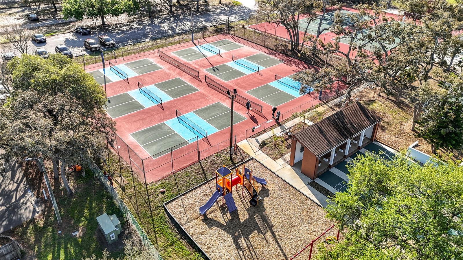 BEACON WOODS VILLAGE - Residential