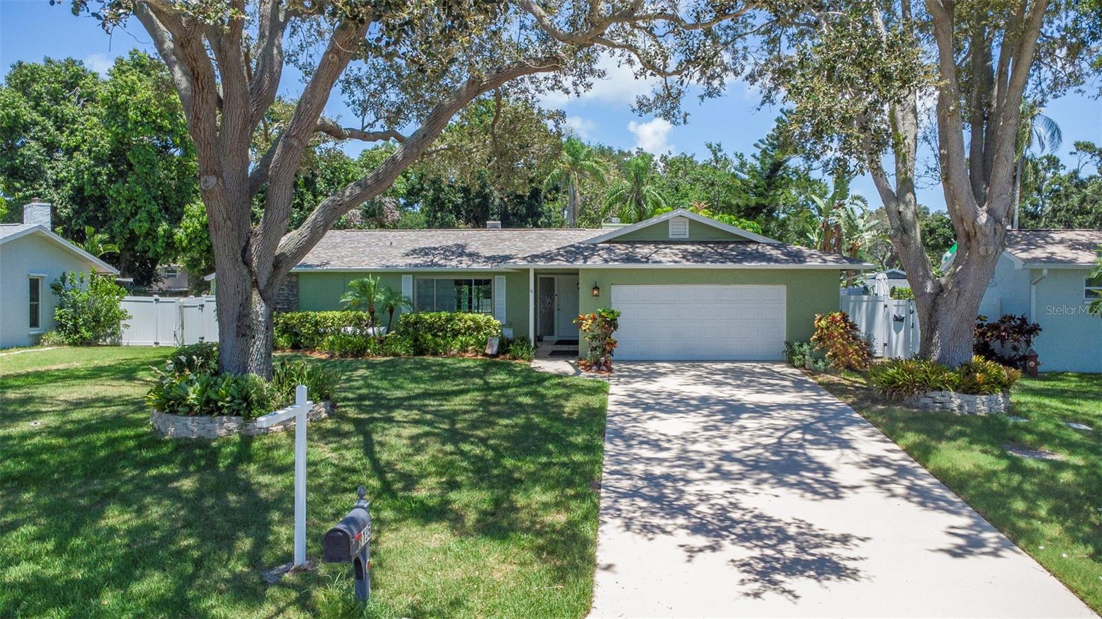 8135 BAYSHORE DRIVE
