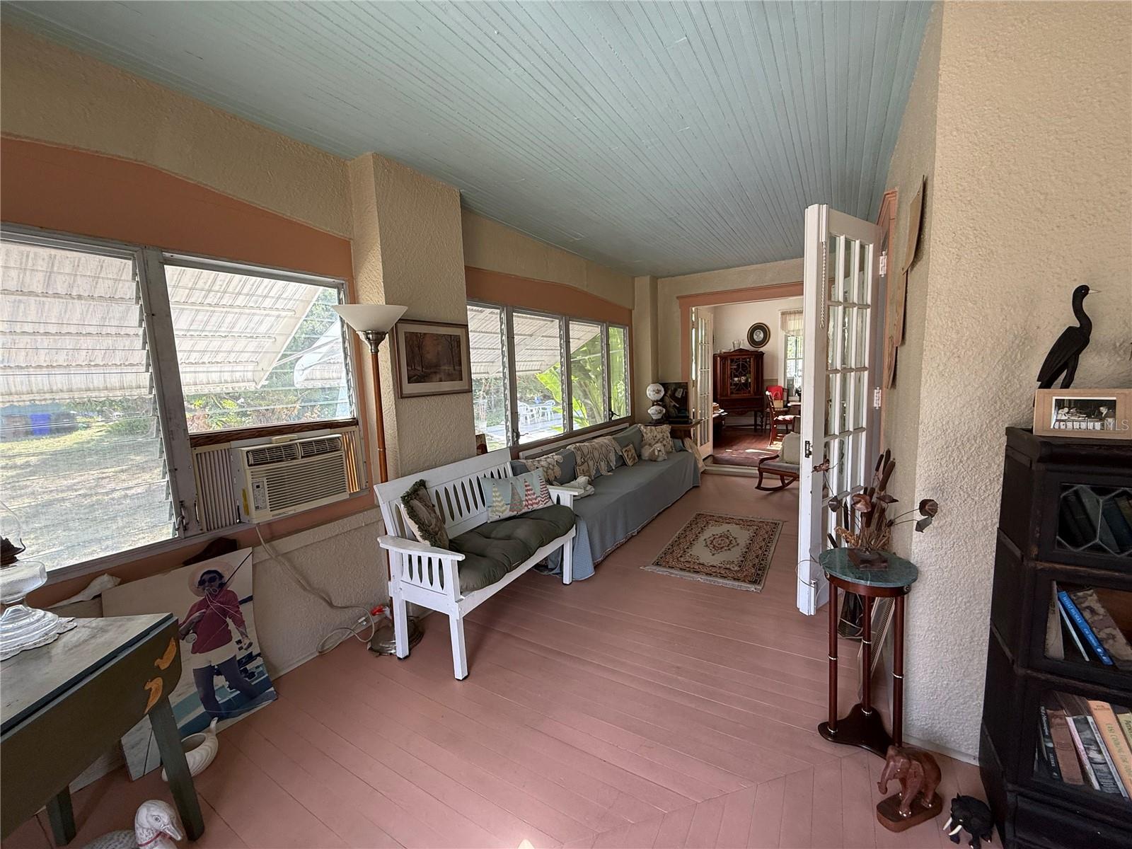 1412 WINKLER AVENUE