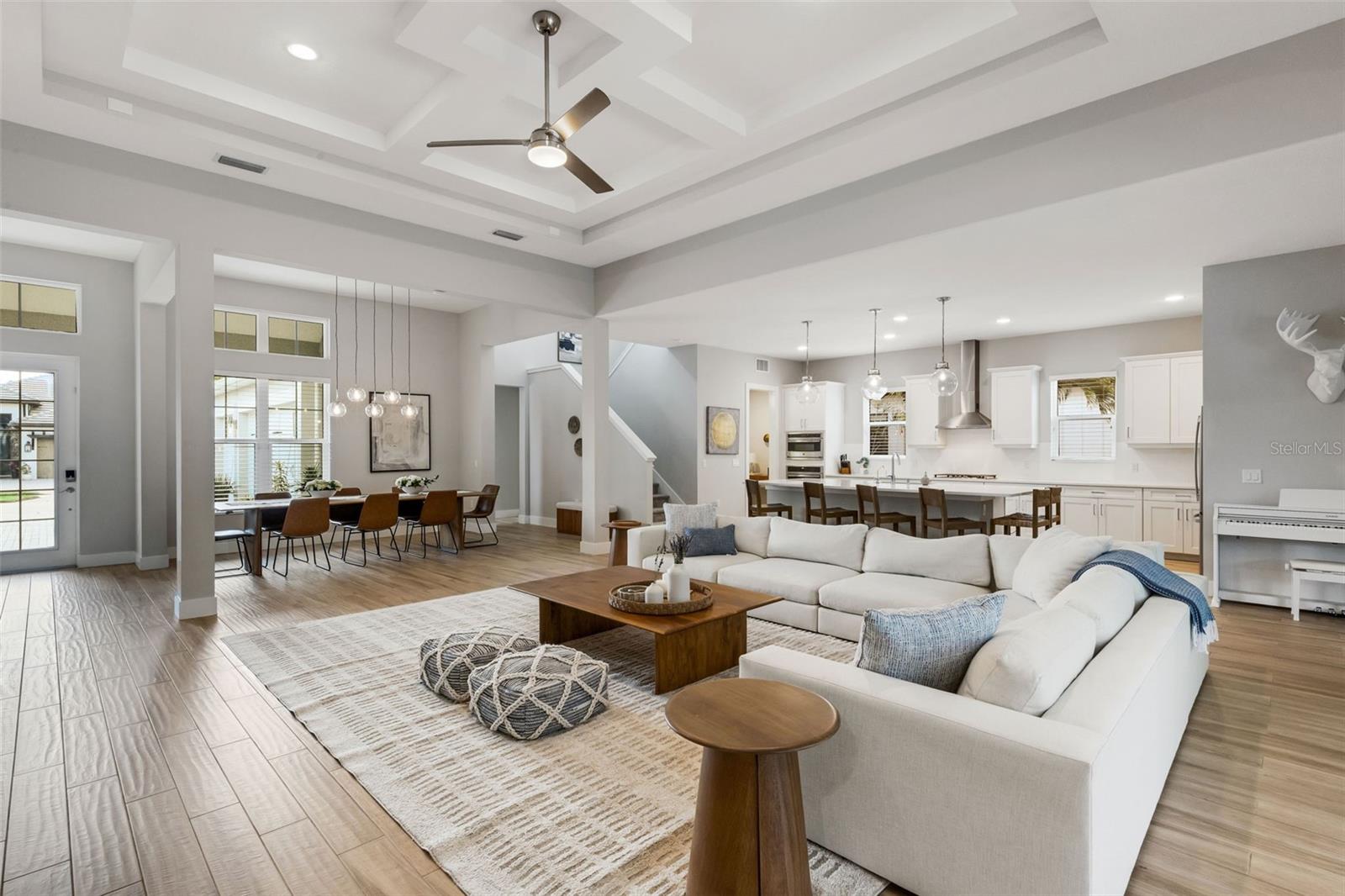 LAKEHOUSE COVE/WATERSIDE PH 1 - Residential