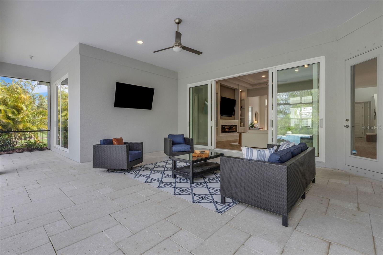 LAKEHOUSE COVE/WATERSIDE PH 1 - Residential