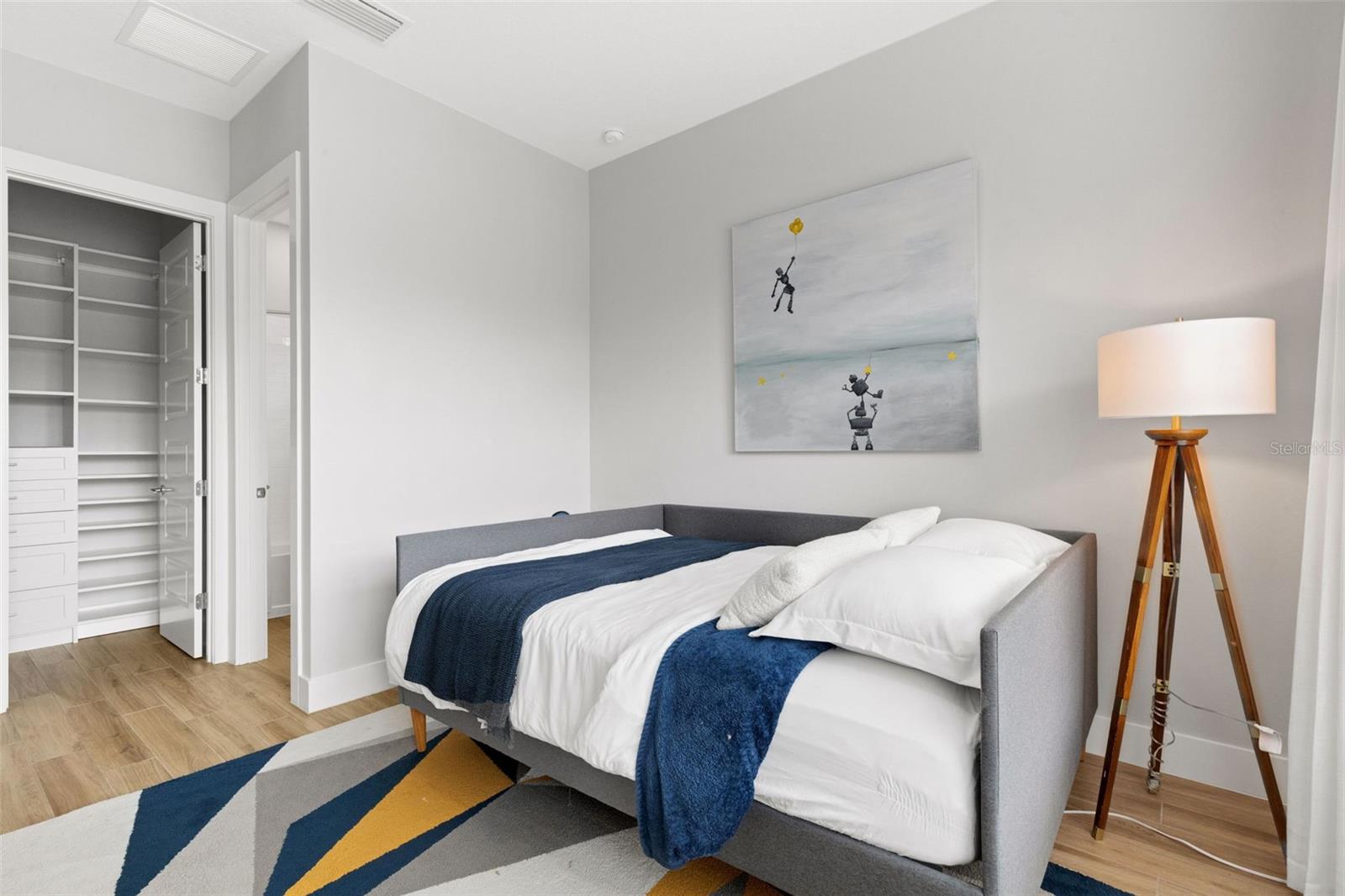 LAKEHOUSE COVE/WATERSIDE PH 1 - Residential