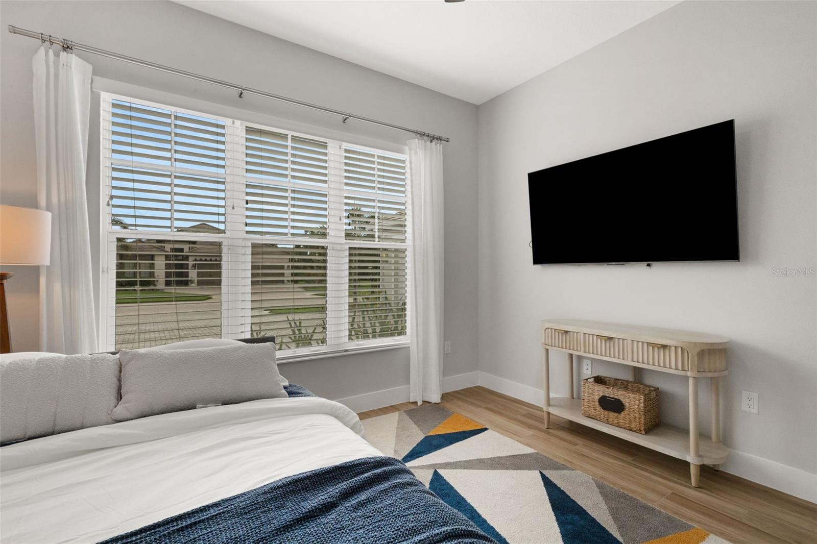 LAKEHOUSE COVE/WATERSIDE PH 1 - Residential