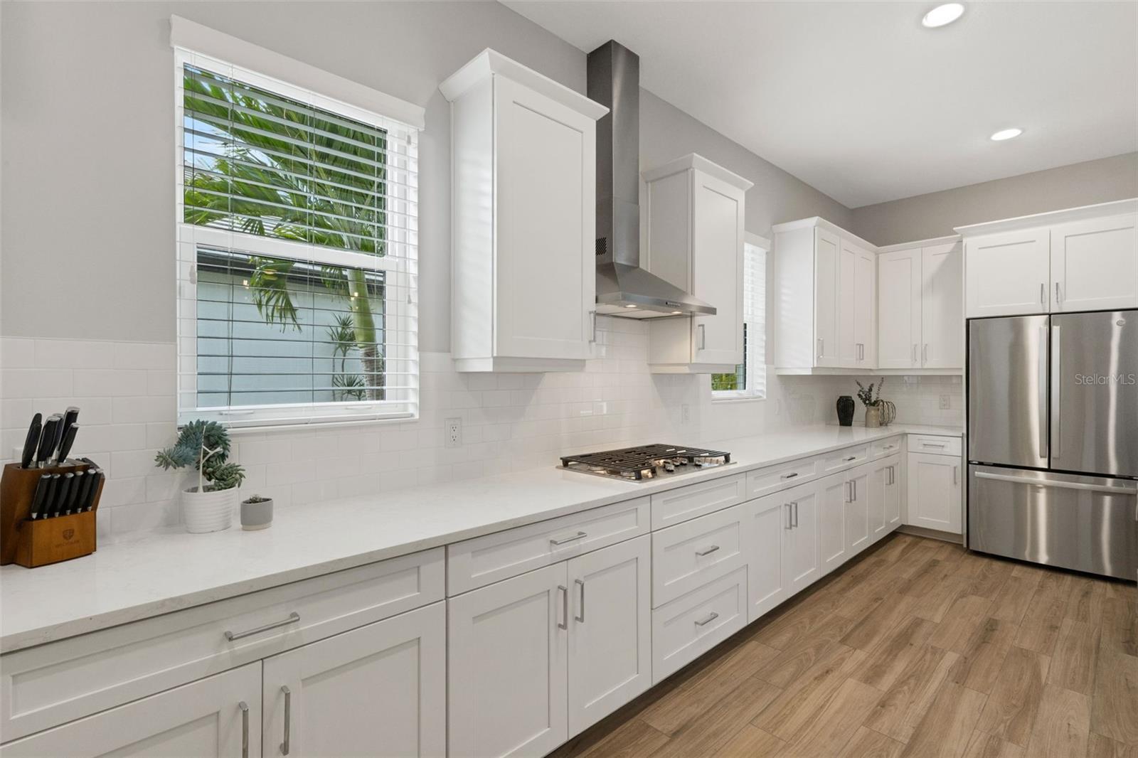 LAKEHOUSE COVE/WATERSIDE PH 1 - Residential