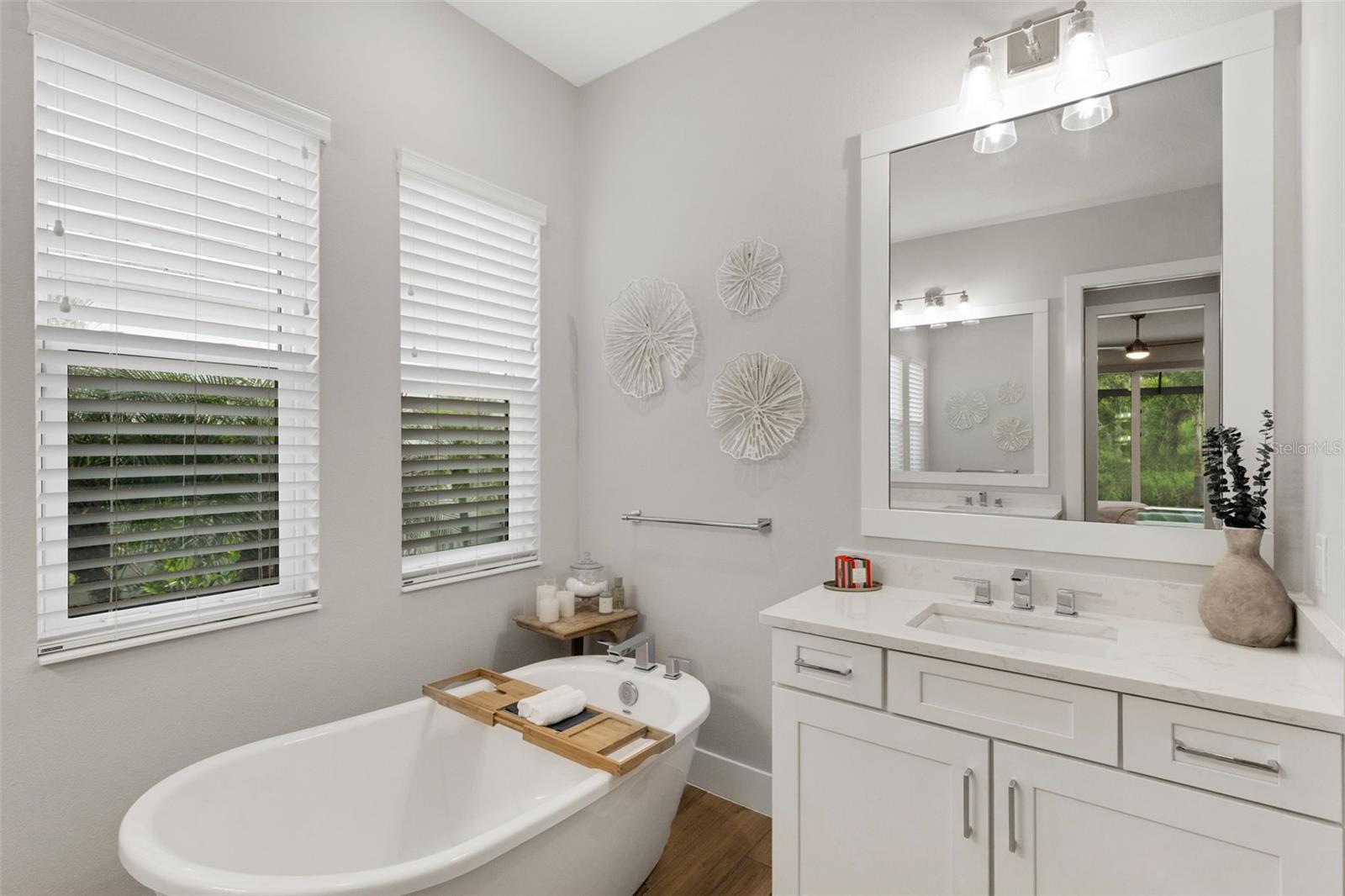 LAKEHOUSE COVE/WATERSIDE PH 1 - Residential