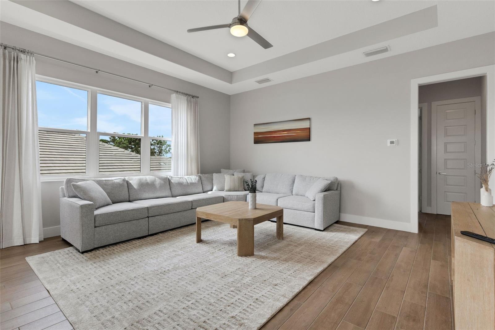 LAKEHOUSE COVE/WATERSIDE PH 1 - Residential