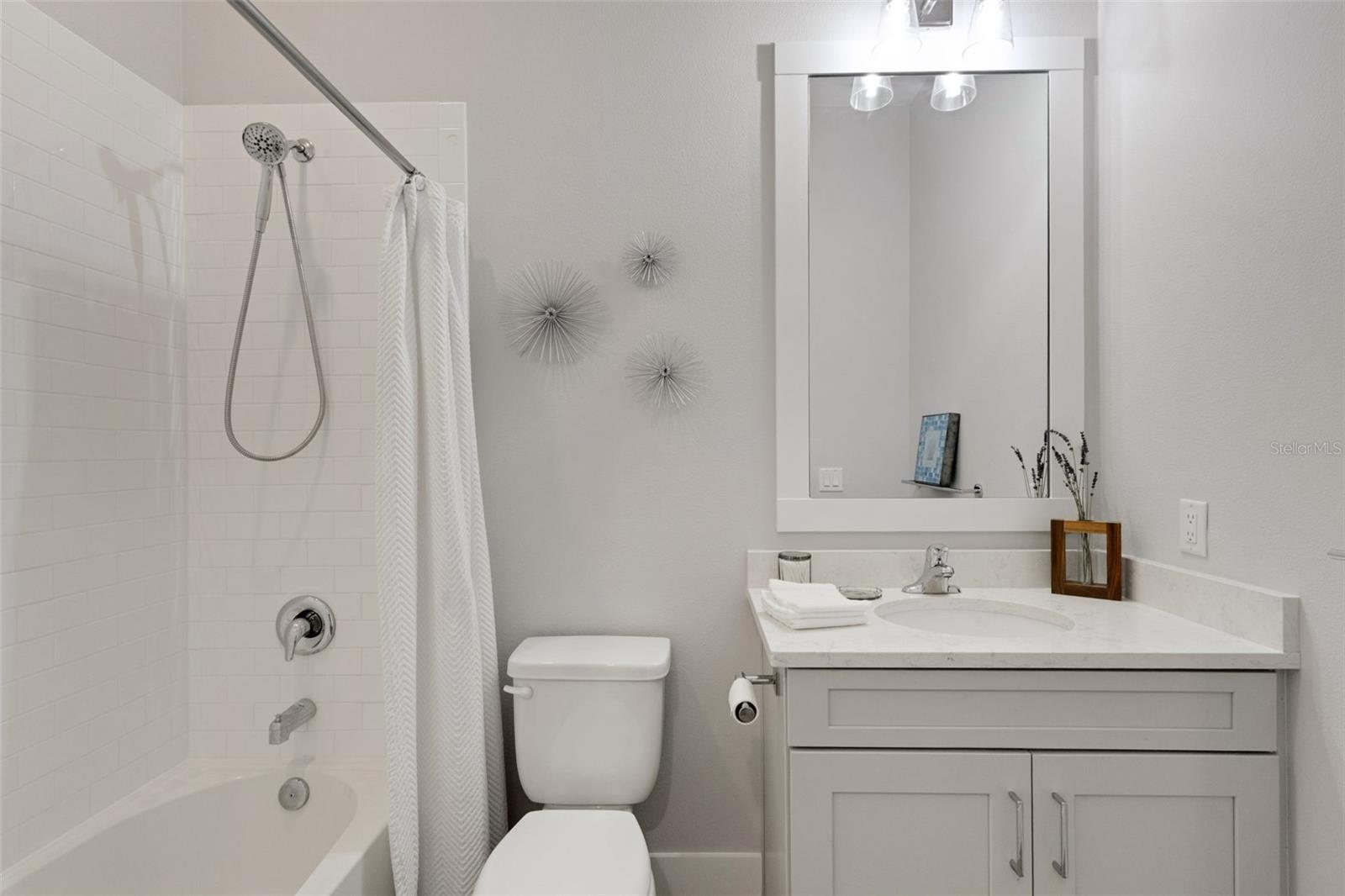 LAKEHOUSE COVE/WATERSIDE PH 1 - Residential