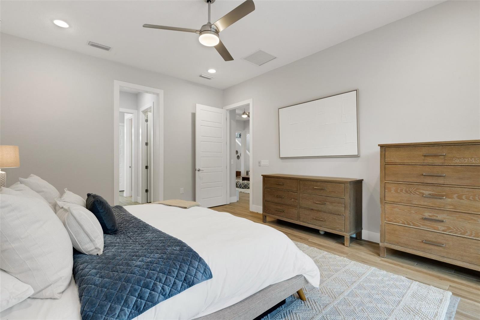 LAKEHOUSE COVE/WATERSIDE PH 1 - Residential