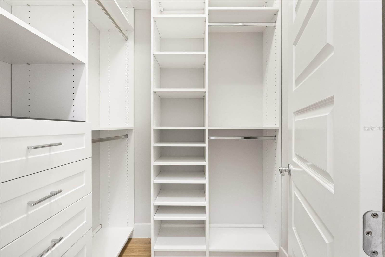 LAKEHOUSE COVE/WATERSIDE PH 1 - Residential