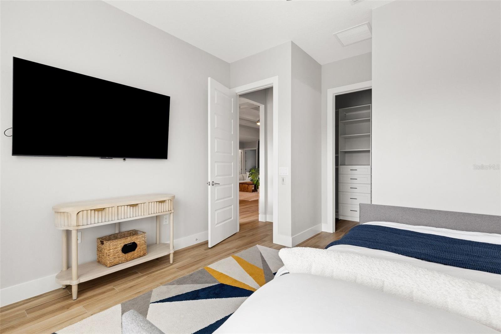 LAKEHOUSE COVE/WATERSIDE PH 1 - Residential