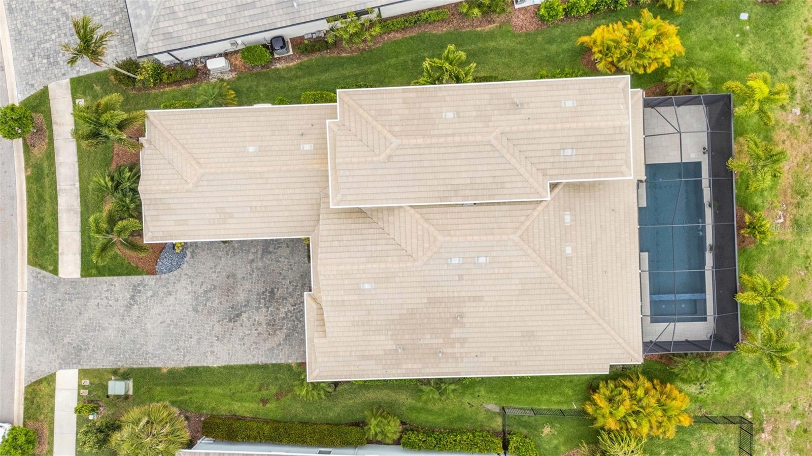 LAKEHOUSE COVE/WATERSIDE PH 1 - Residential