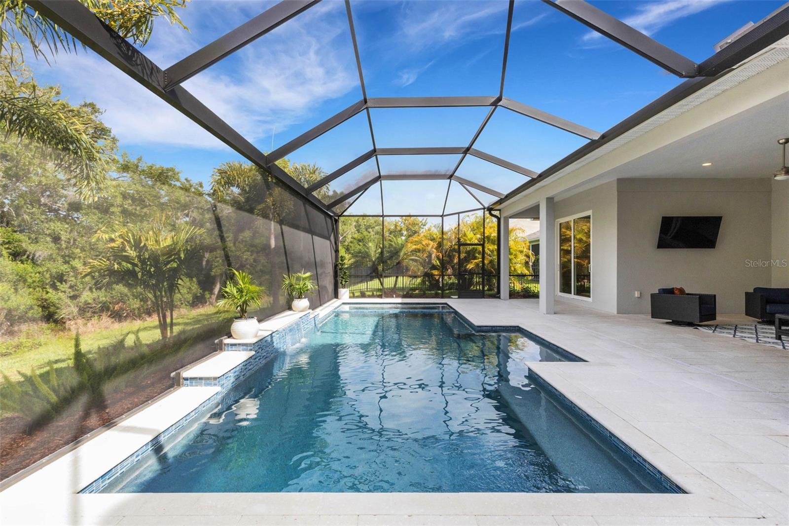 LAKEHOUSE COVE/WATERSIDE PH 1 - Residential