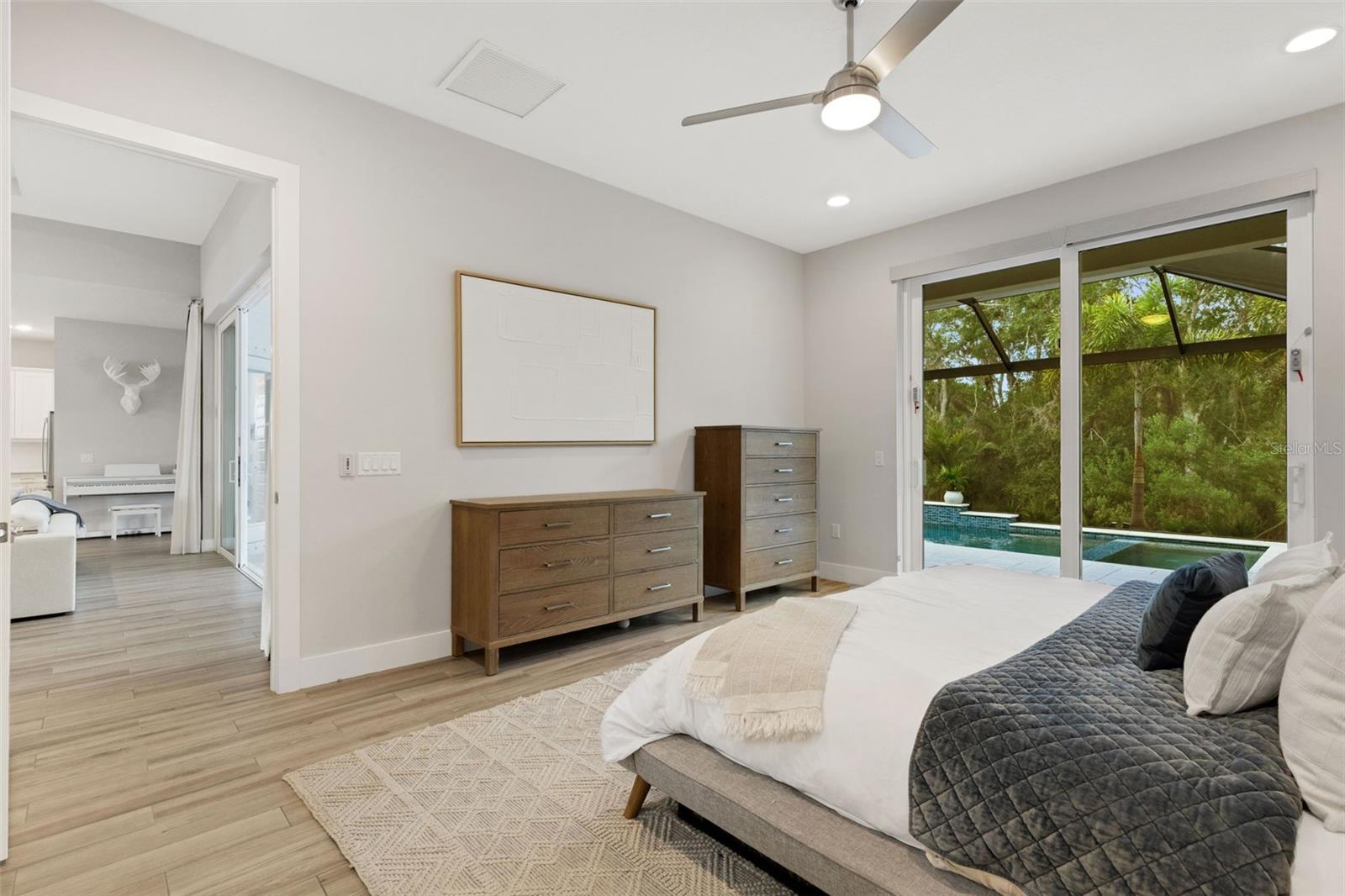 LAKEHOUSE COVE/WATERSIDE PH 1 - Residential