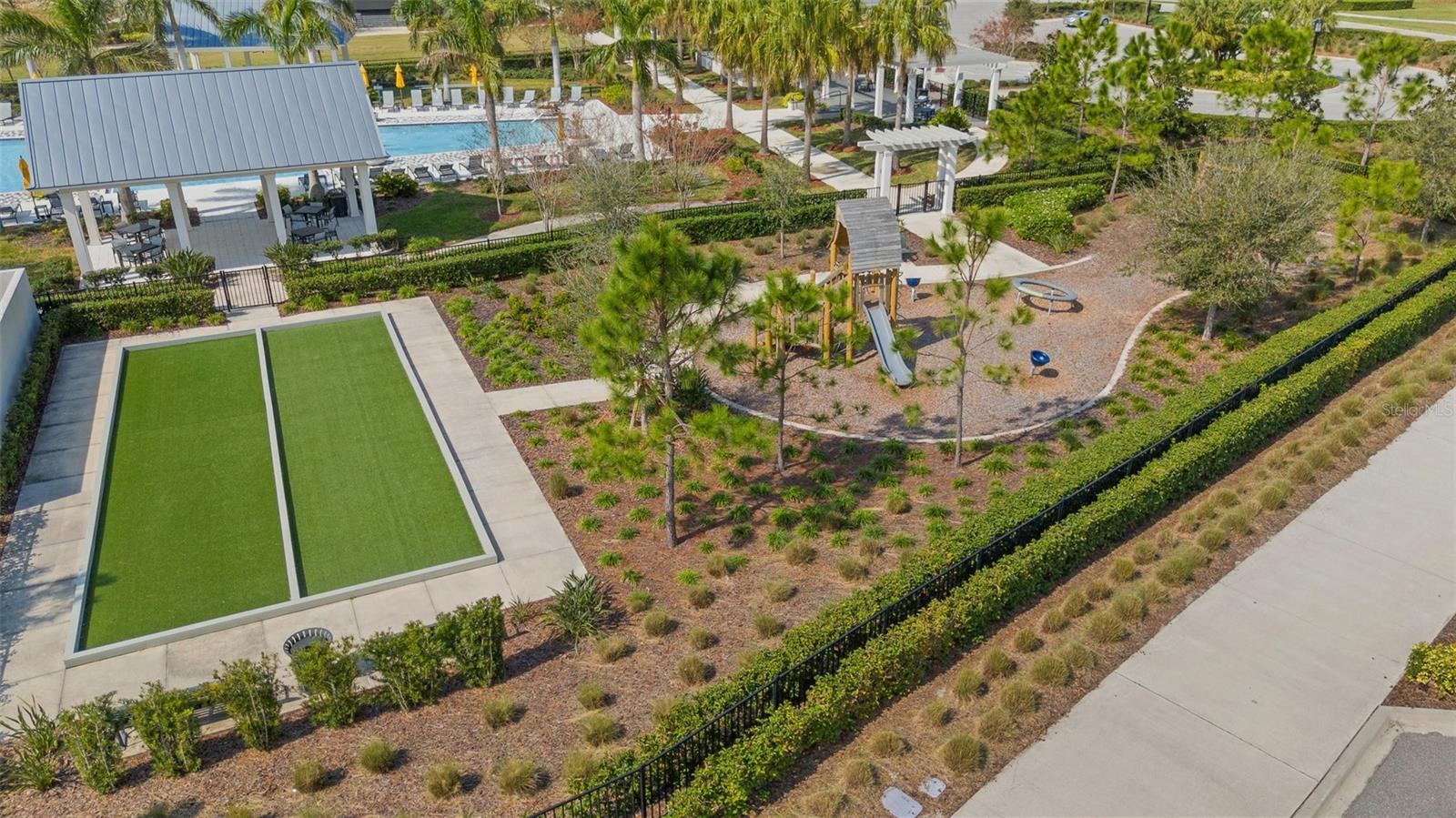 LAKEHOUSE COVE/WATERSIDE PH 1 - Residential