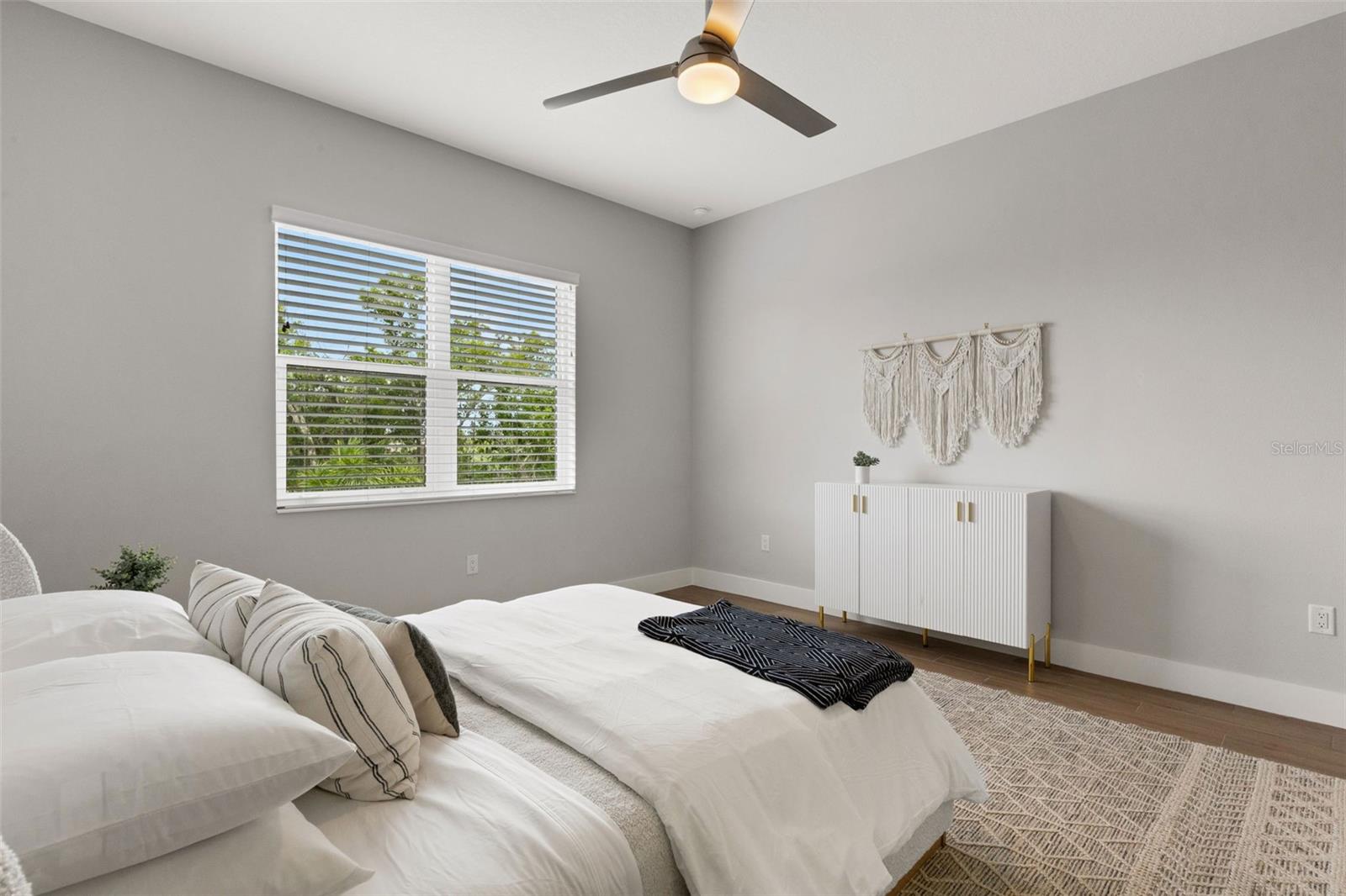 LAKEHOUSE COVE/WATERSIDE PH 1 - Residential