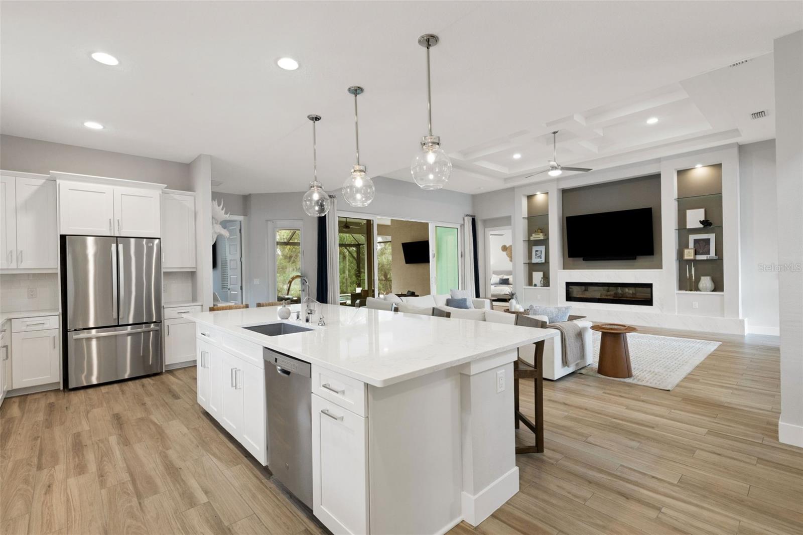 LAKEHOUSE COVE/WATERSIDE PH 1 - Residential