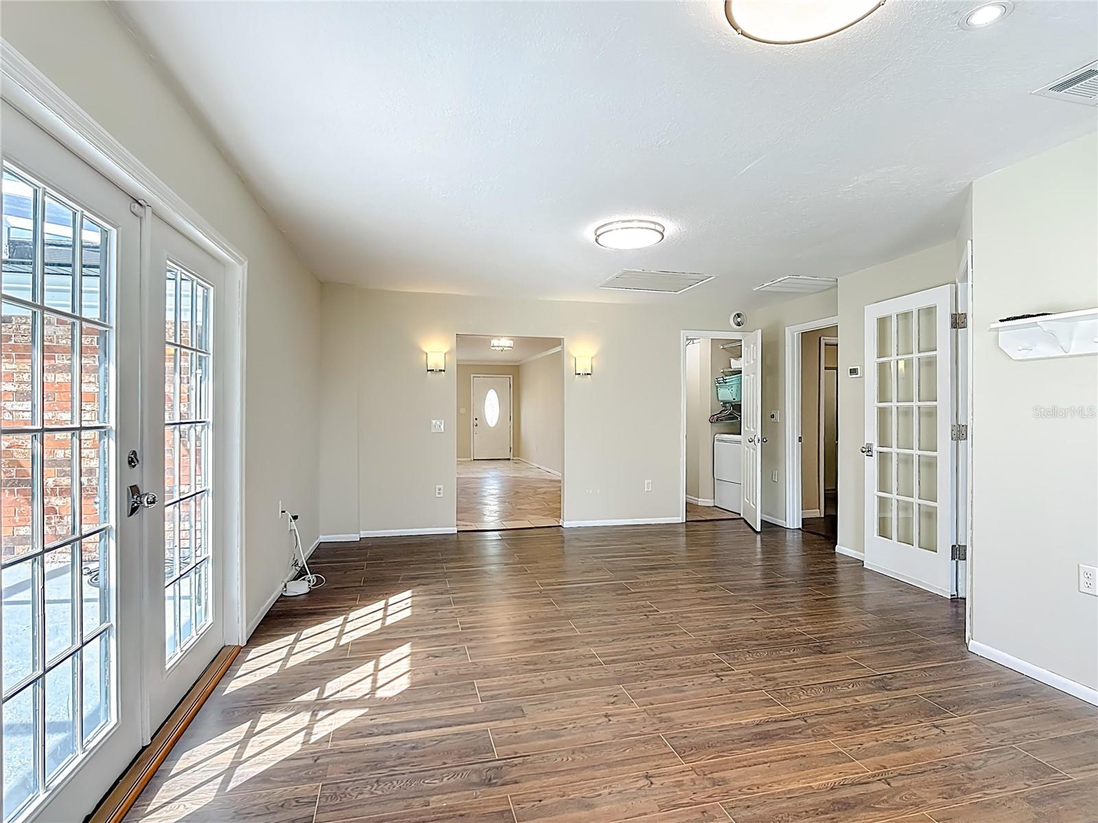 SUNSHINE ACRES - Residential